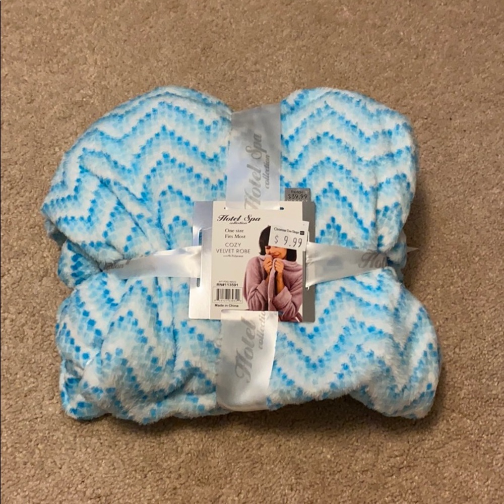 COPY - Plush Blue and White Hotel Spa Collection …
